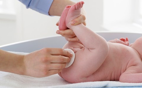 新生儿应该如何护理？